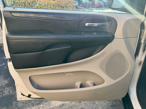 Used 2013 RAM C/V Tradesman image 10