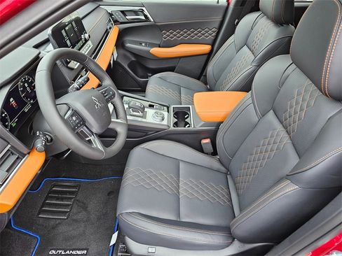 New 2025 Mitsubishi Outlander SEL image 7