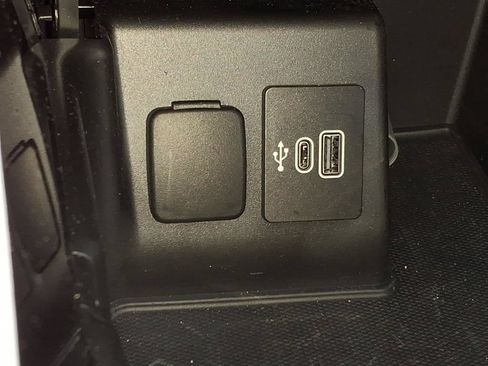 Used 2025 Ford Explorer Platinum w/ Ultimate Package AWD/4WD image 19