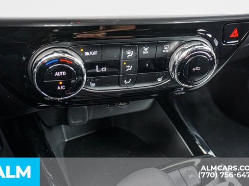 Used 2024 Chevrolet Trax LT w/ LT Convenience Package FWD image 44
