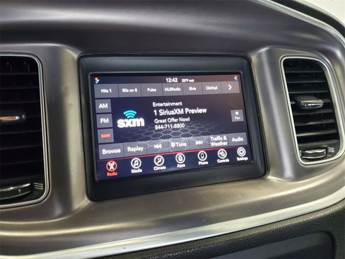 Used 2020 Dodge Charger SXT w/ Leather Interior Group image 18