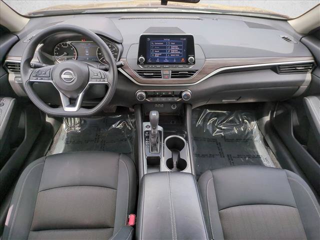 Used 2024 Nissan Altima 2.5 SV FWD image 16