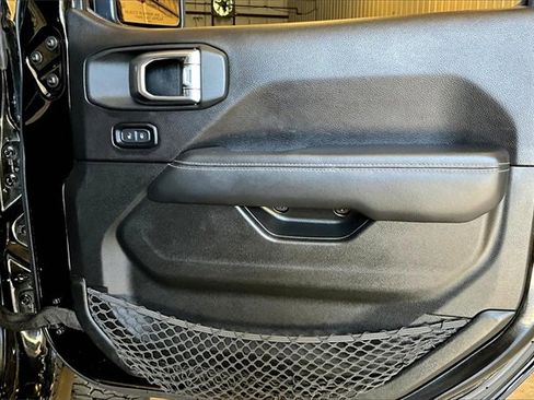 Used 2020 Jeep Gladiator Rubicon image 25