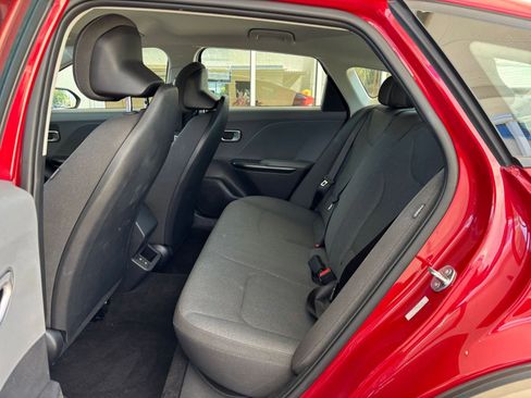 Used 2025 Kia K4 FWD image 28