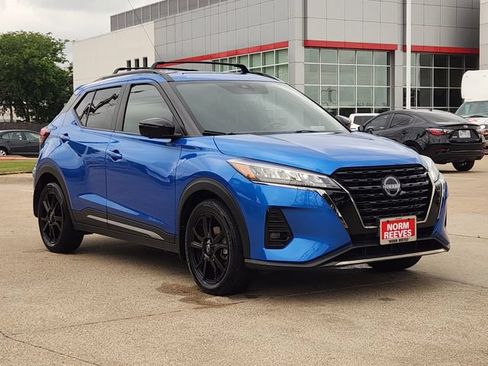 Used 2023 Nissan Kicks SR w/ Interior Electronics Package FWD image 2