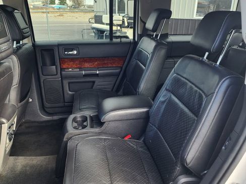 Used 2011 Ford Flex Limited w/ Rapid Spec Order Code image 9