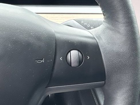 Used 2024 Tesla Model Y Long Range AWD/4WD image 9