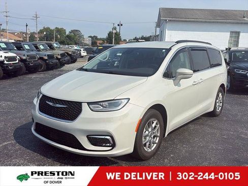 Certified 2021 Chrysler Pacifica Touring w/ Cold Weather Group FWD image 1