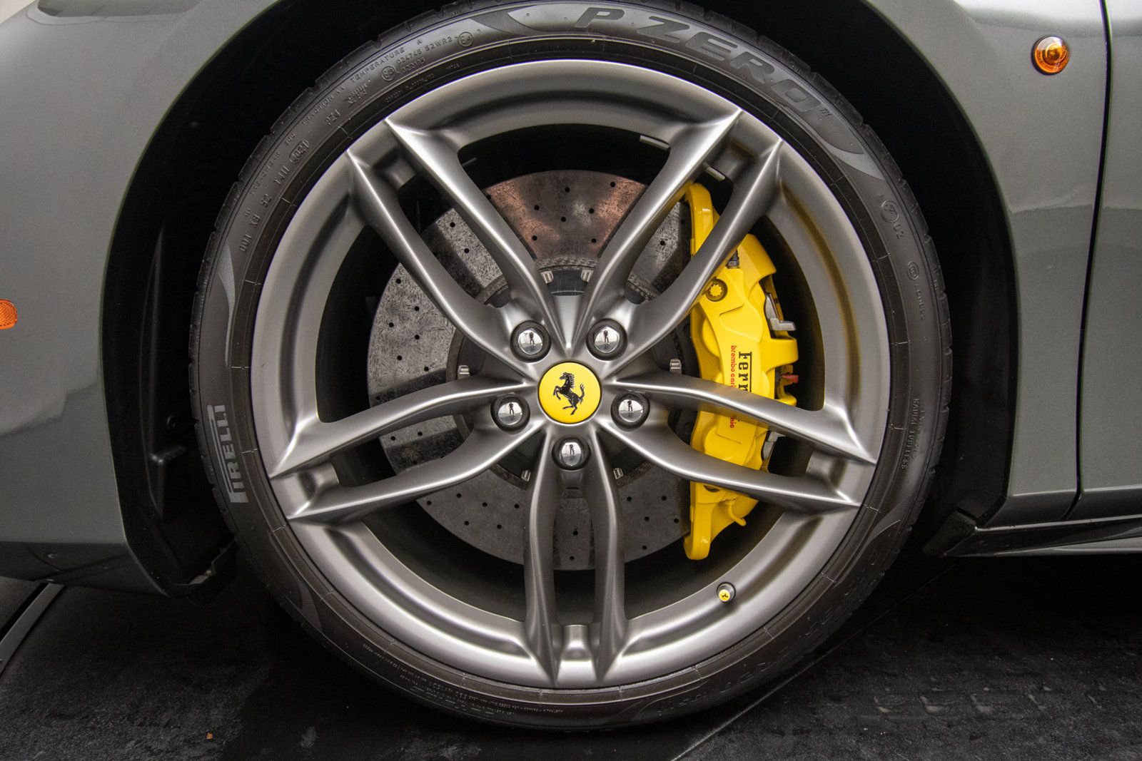Used 2017 Ferrari 488 Spider RWD image 40