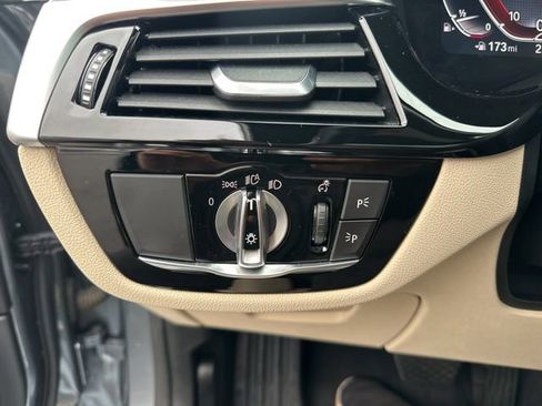 Used 2022 BMW 530i xDrive w/ Convenience Package image 26