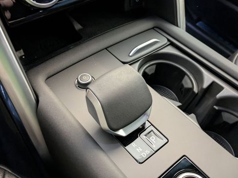 New 2026 Land Rover Discovery S AWD/4WD image 19