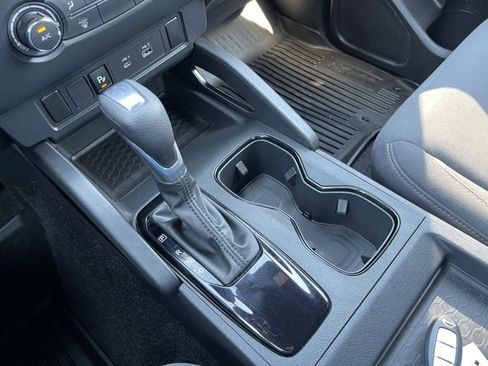 Used 2023 Nissan Frontier SV w/ Midnight Edition Package image 12