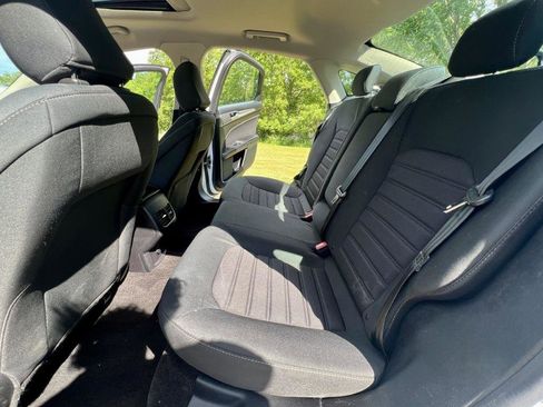Used 2020 Ford Fusion SE FWD image 14
