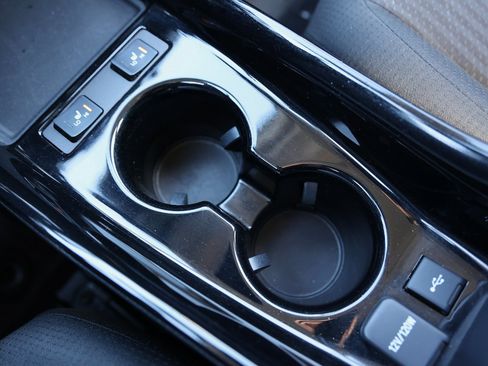 Used 2022 Toyota Prius Prime LE image 32