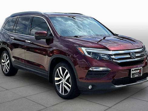 Used 2018 Honda Pilot Touring image 3