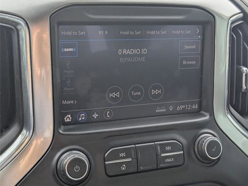 Used 2021 Chevrolet Silverado 1500 LT image 17