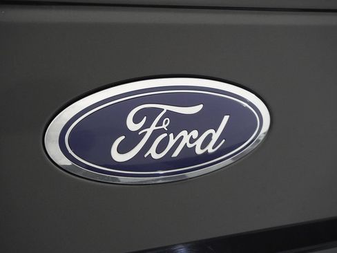 Used 2015 Ford F150 XLT w/ Equipment Group 302A Luxury AWD/4WD image 28