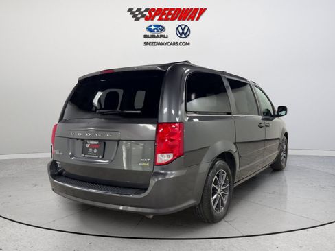 Used 2017 Dodge Grand Caravan SXT FWD image 6