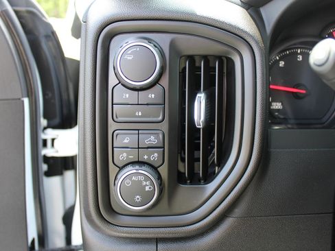 Used 2025 Chevrolet Silverado 2500 Custom w/ Custom Value Package AWD/4WD image 32