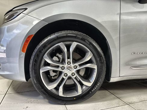 Used 2023 Chrysler Pacifica Pinnacle AWD/4WD image 19