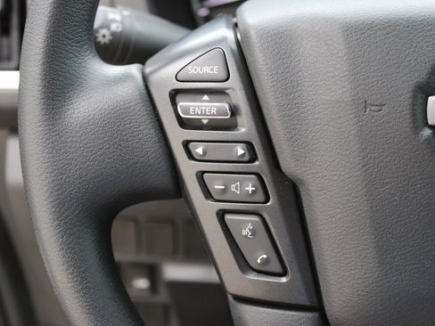 Used 2025 Nissan Frontier SV image 12