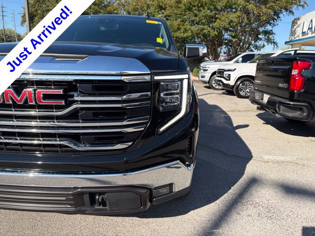 Used 2022 GMC Sierra 1500 SLT w/ SLT Convenience Package AWD/4WD image 10