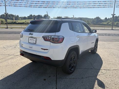 Used 2023 Jeep Compass Trailhawk AWD/4WD image 5