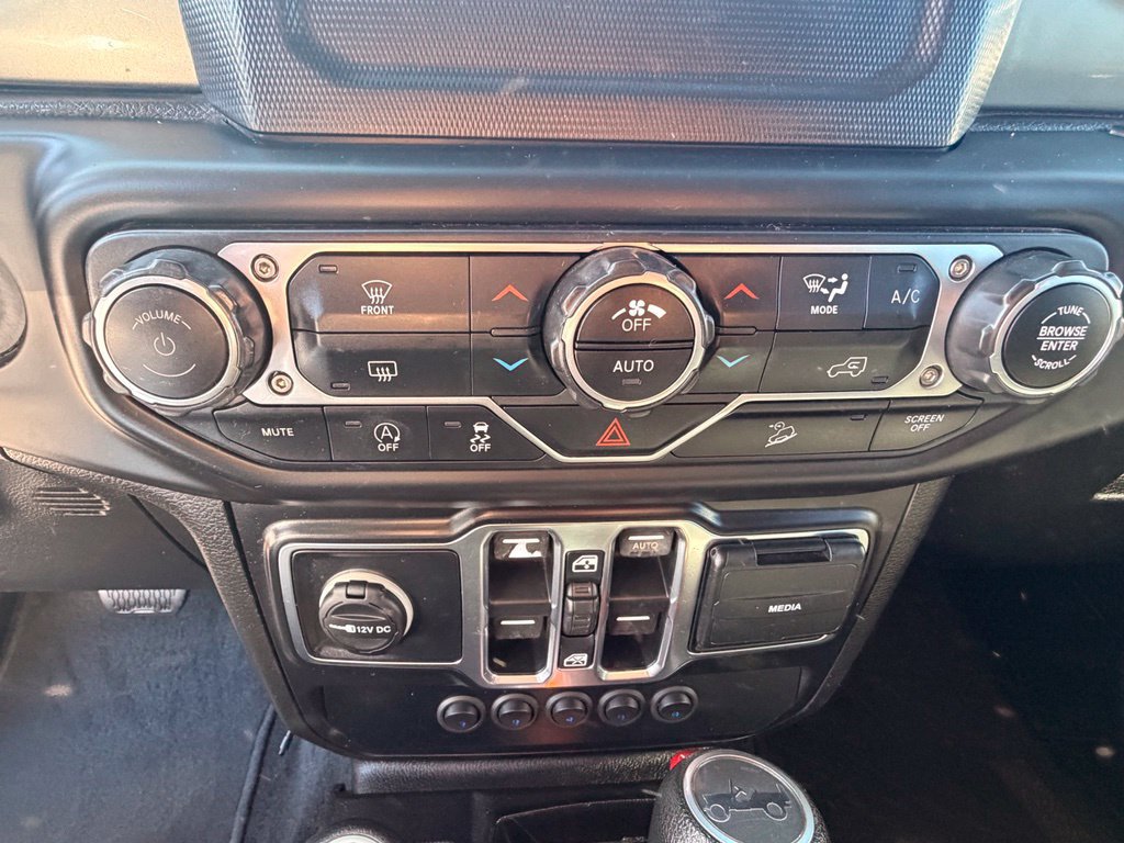 Used 2019 Jeep Wrangler Unlimited Sahara AWD/4WD image 24