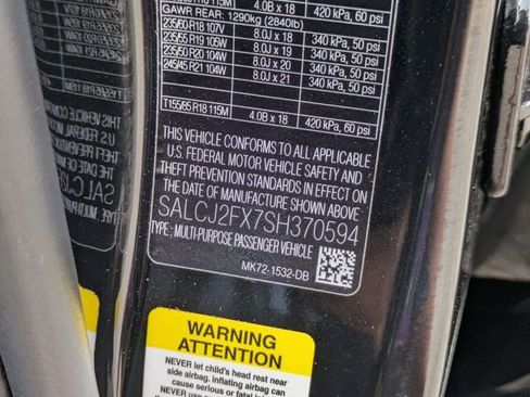 New 2025 Land Rover Discovery Sport S image 22