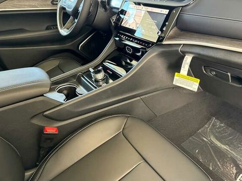 New 2026 Jeep Grand Cherokee Limited image 13