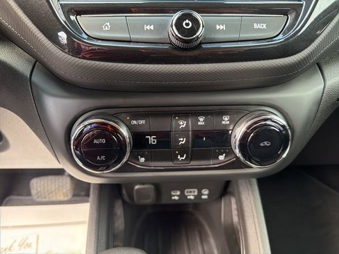 Used 2021 Chevrolet TrailBlazer LT w/ Convenience Package image 16