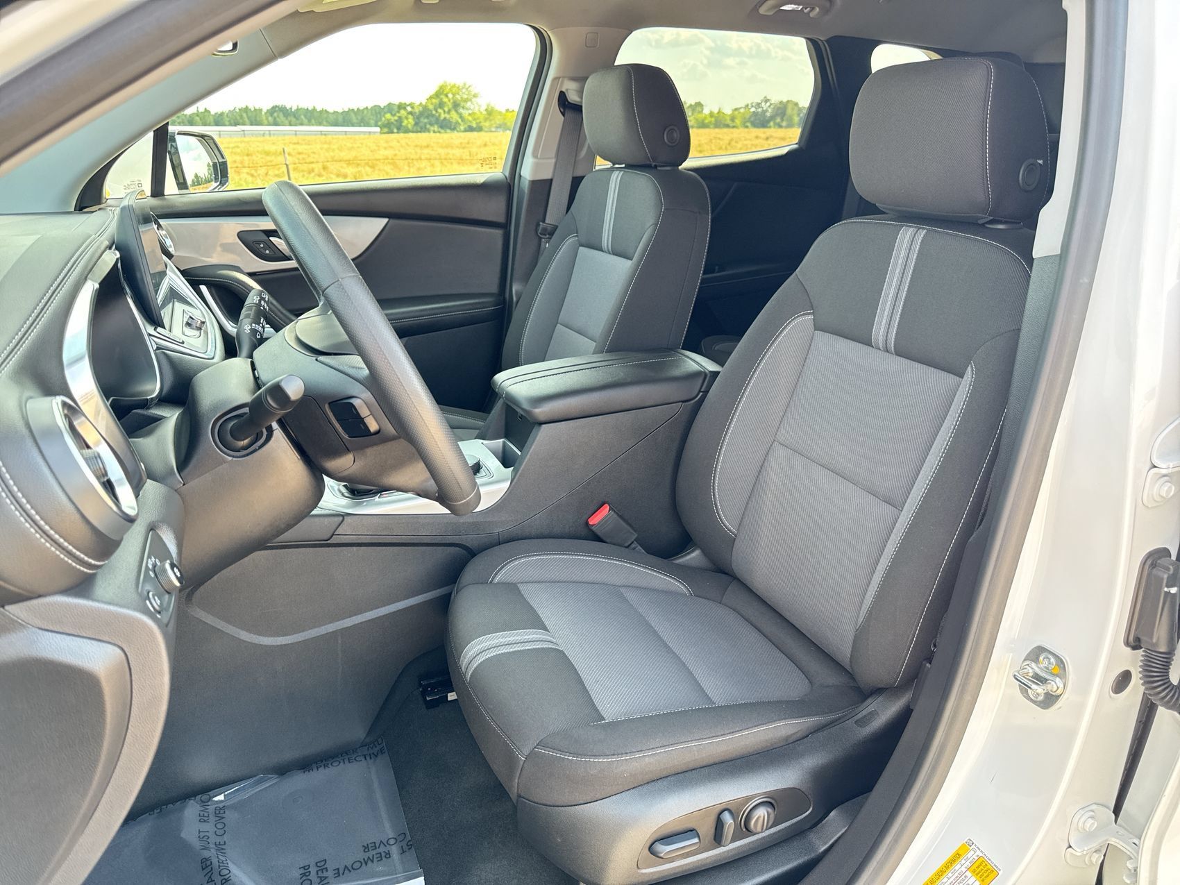 Used 2024 Chevrolet Blazer LT w/ Convenience Package FWD image 11
