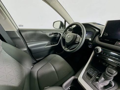 Certified 2023 Toyota RAV4 XLE AWD/4WD image 32