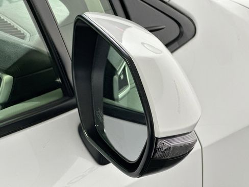 Used 2023 Toyota Corolla SE image 10