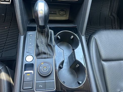 Used 2023 Volkswagen Atlas SEL R-Line AWD/4WD image 26