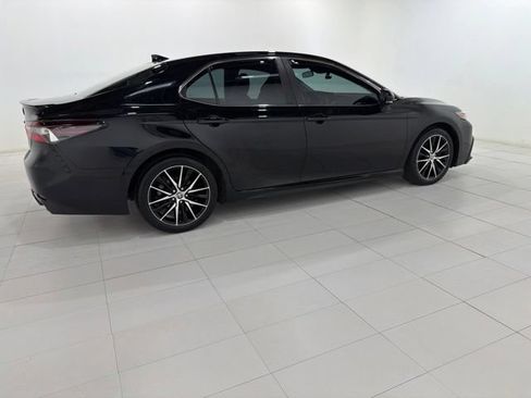 Used 2022 Toyota Camry SE w/ Cold Weather Package AWD/4WD image 6