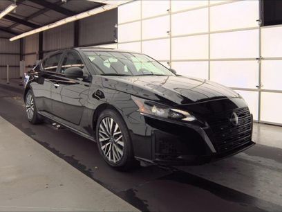 Used 2024 Nissan Altima 2.5 SV