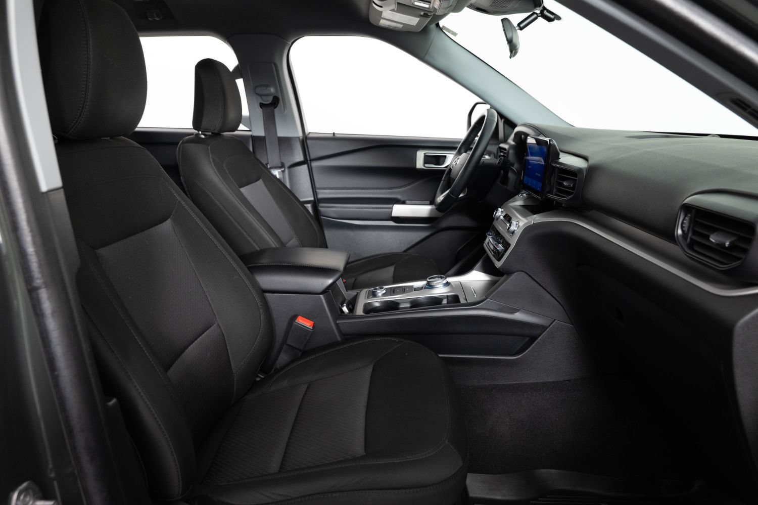Used 2023 Ford Explorer XLT AWD/4WD image 31