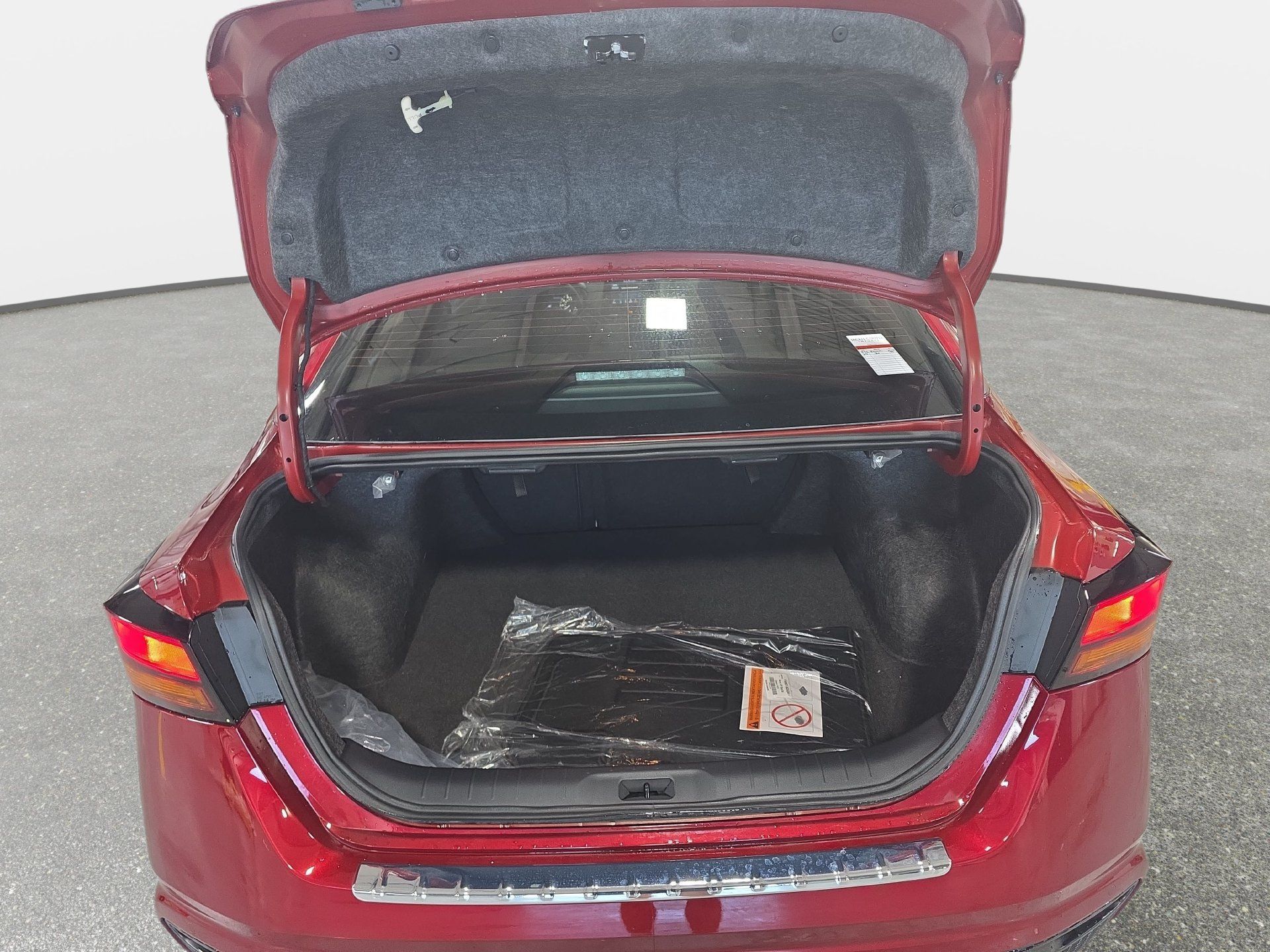 Used 2023 Nissan Altima 2.5 SV AWD/4WD image 12