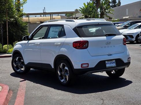 New 2025 Hyundai Venue SEL image 5