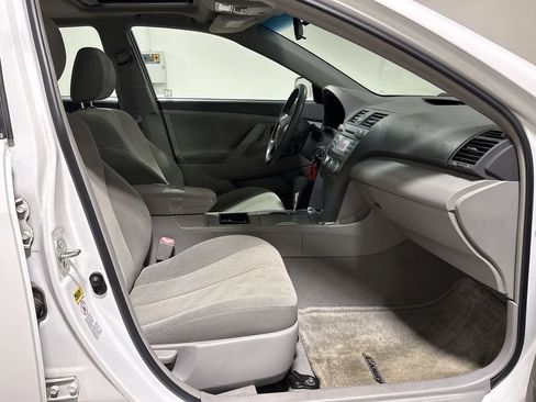 Used 2009 Toyota Camry LE FWD image 22