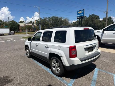 Used 2016 Jeep Patriot Latitude FWD image 6