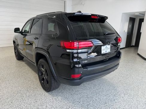 Used 2021 Jeep Grand Cherokee Freedom Edition AWD/4WD image 5