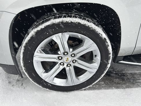 Used 2017 Cadillac Escalade Luxury image 9