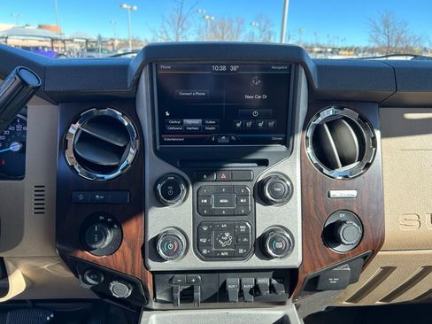Used 2015 Ford F250 Lariat w/ Lariat Ultimate Package image 18