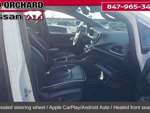 Used 2026 Chrysler Pacifica Limited image 7