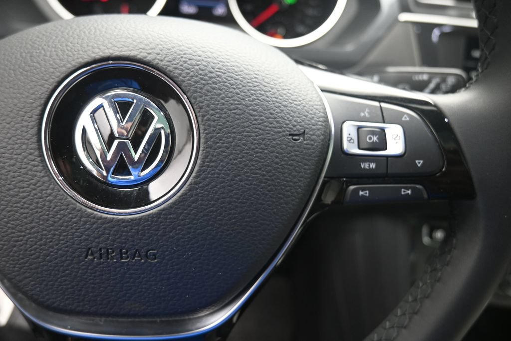 Used 2020 Volkswagen Tiguan SE FWD image 14