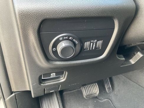 Used 2023 Jeep Grand Cherokee L Laredo image 13