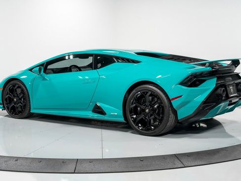 Used 2023 Lamborghini Huracan Tecnica image 5