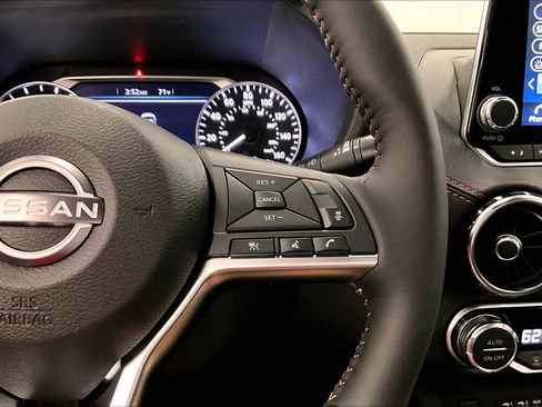 New 2025 Nissan Sentra SR w/ SR Premium Package FWD image 21